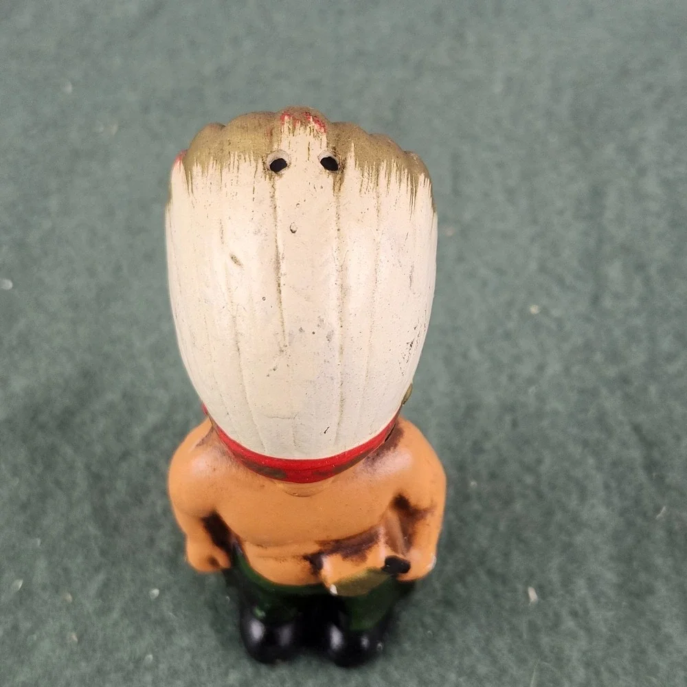 Vintage‎ Salt & Pepper Shakers Indian Native American Chief head Drum Mismatched